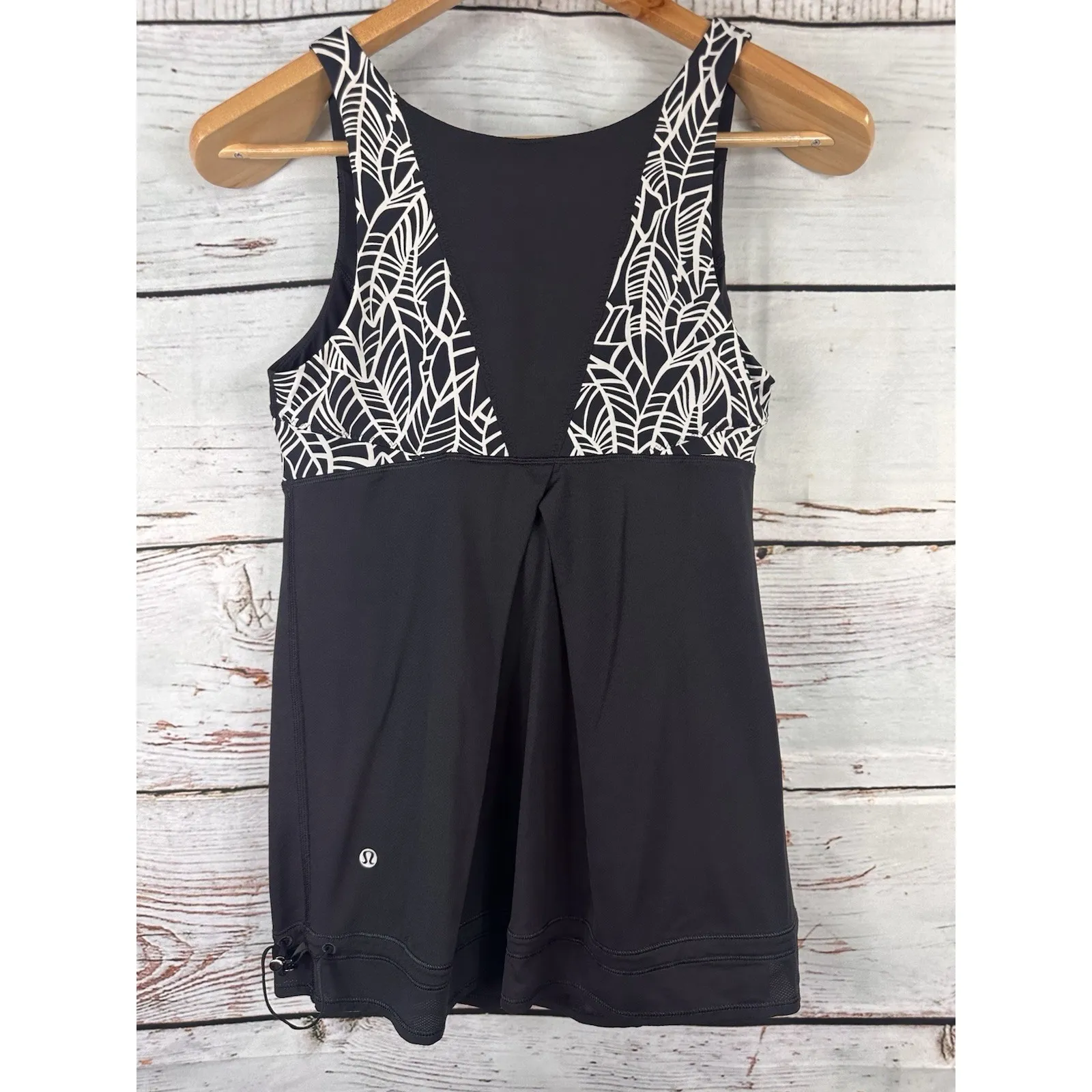 Lululemon Ta Ta‎ Topper Pretty Palm Black Angel Wing Tank Top Size 8 - Image 2