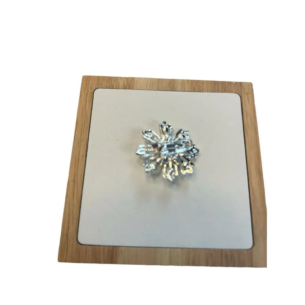 Silver toned and clear crystal snowflake brooch pin White - Image 4