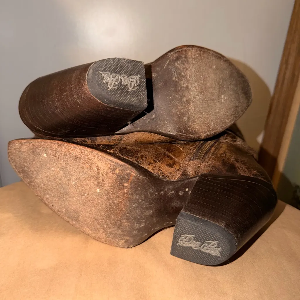 Dan Post Distressed Brown Embossed Boots - Image 7