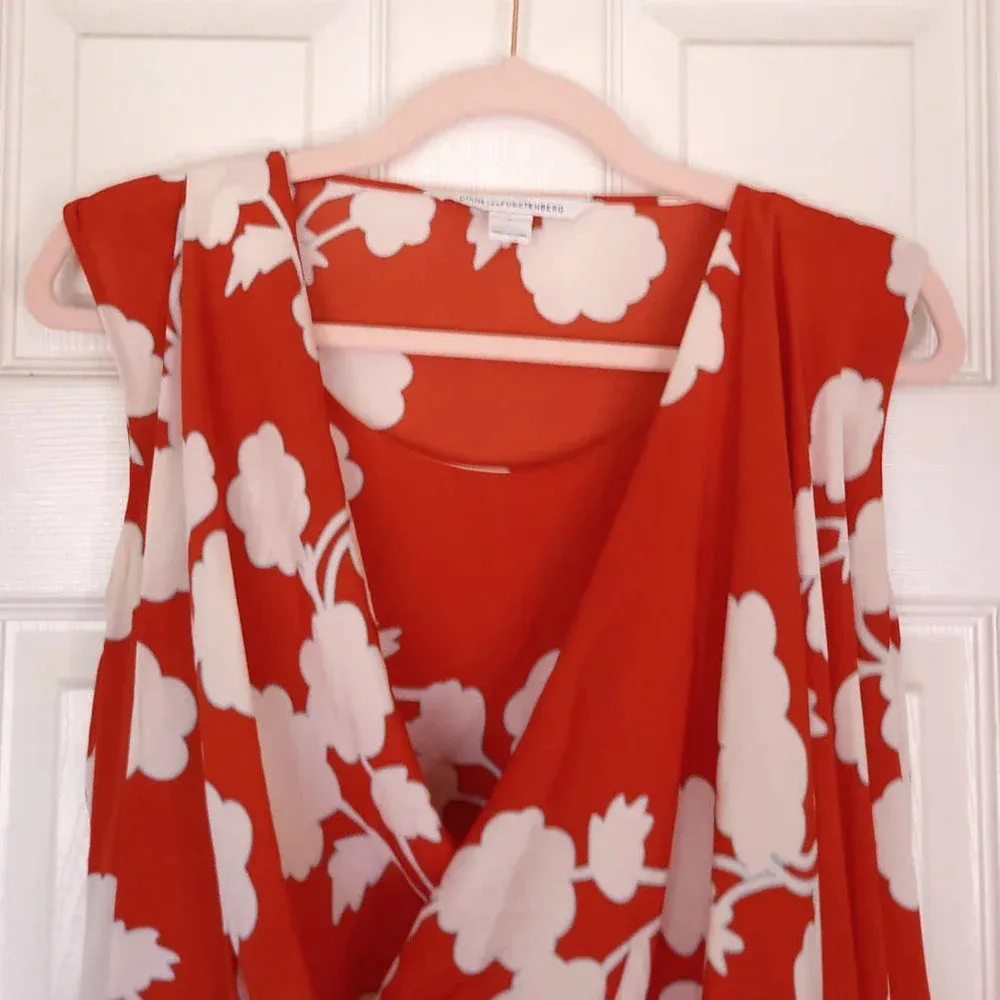 DIANE VON FURSTENBERG Naira Short Dress Halo Buds Red Floral Silk Size 6 - Image 4
