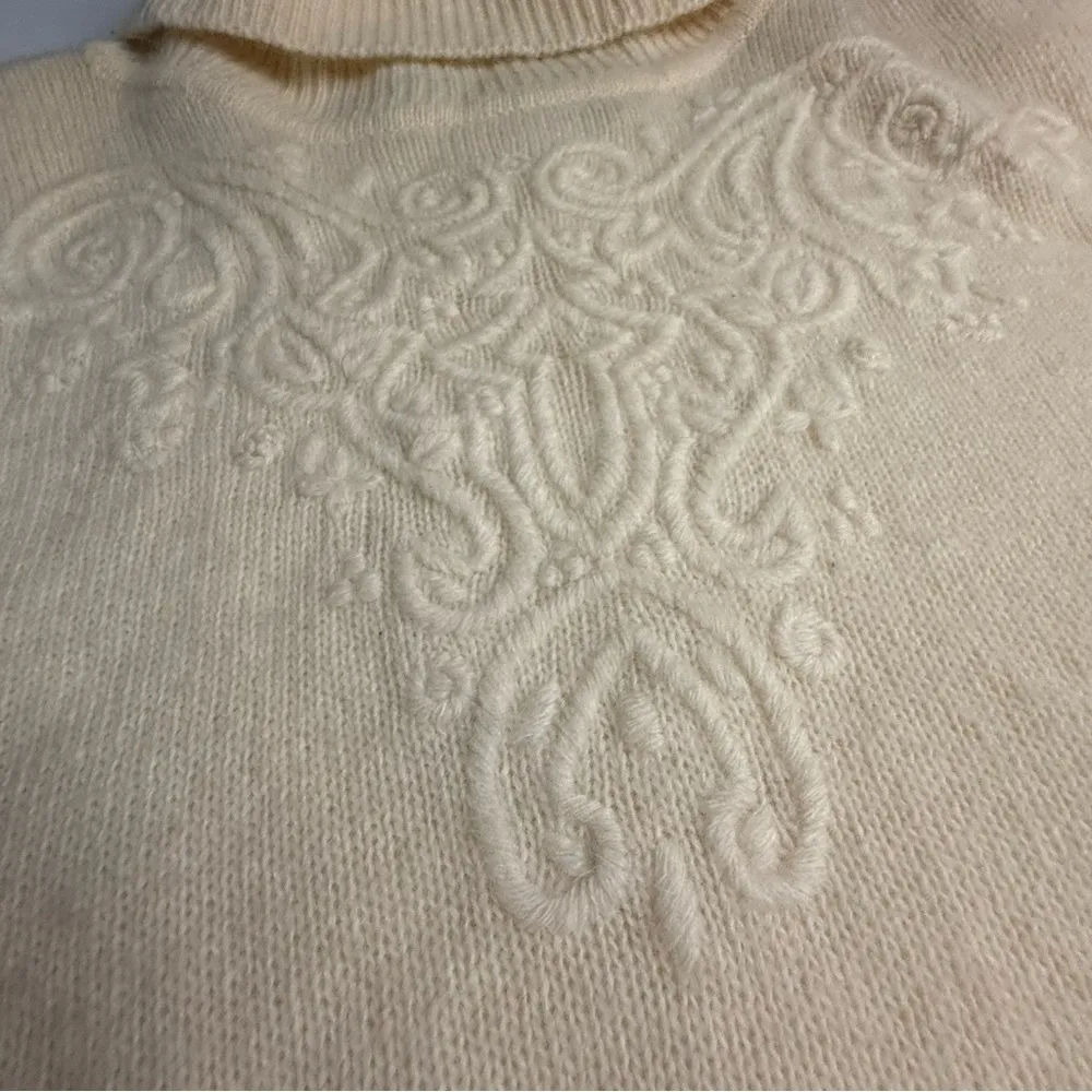 1980’s Vintage Lambswool Angora Blend Sweater with  Shoulder Pads - Image 2