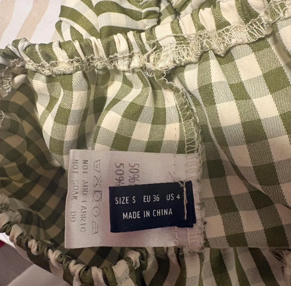 Gingham Print Puff Sleeve Top - Image 2