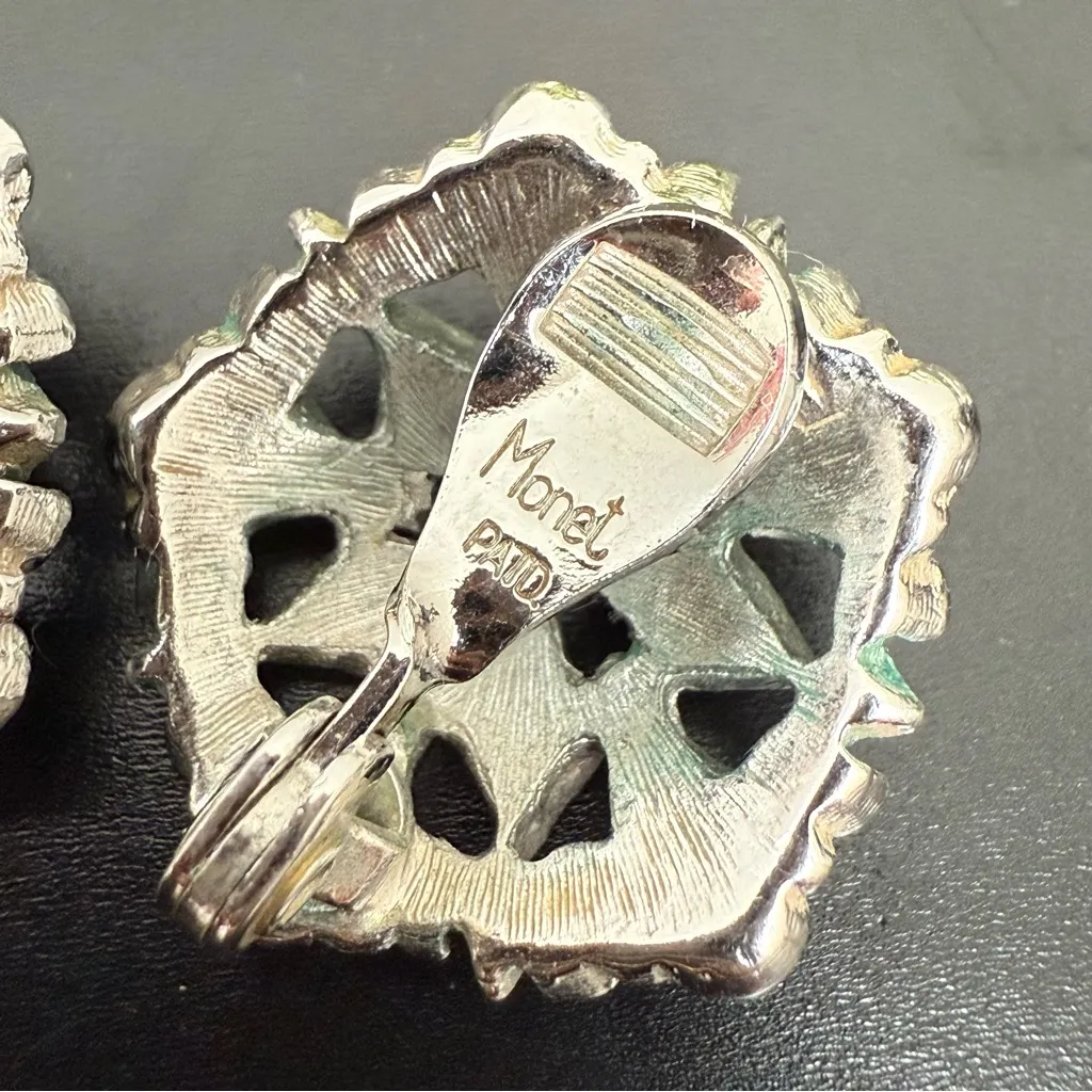 Vintage MONET Silver-tone Snowflake Flower Clip On Earrings 13.2g. - Image 6