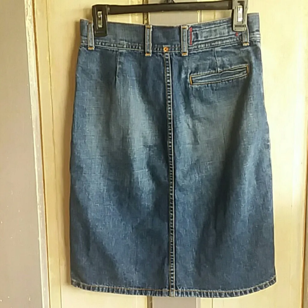 90's vintage Guess Denim Skirt - Image 4