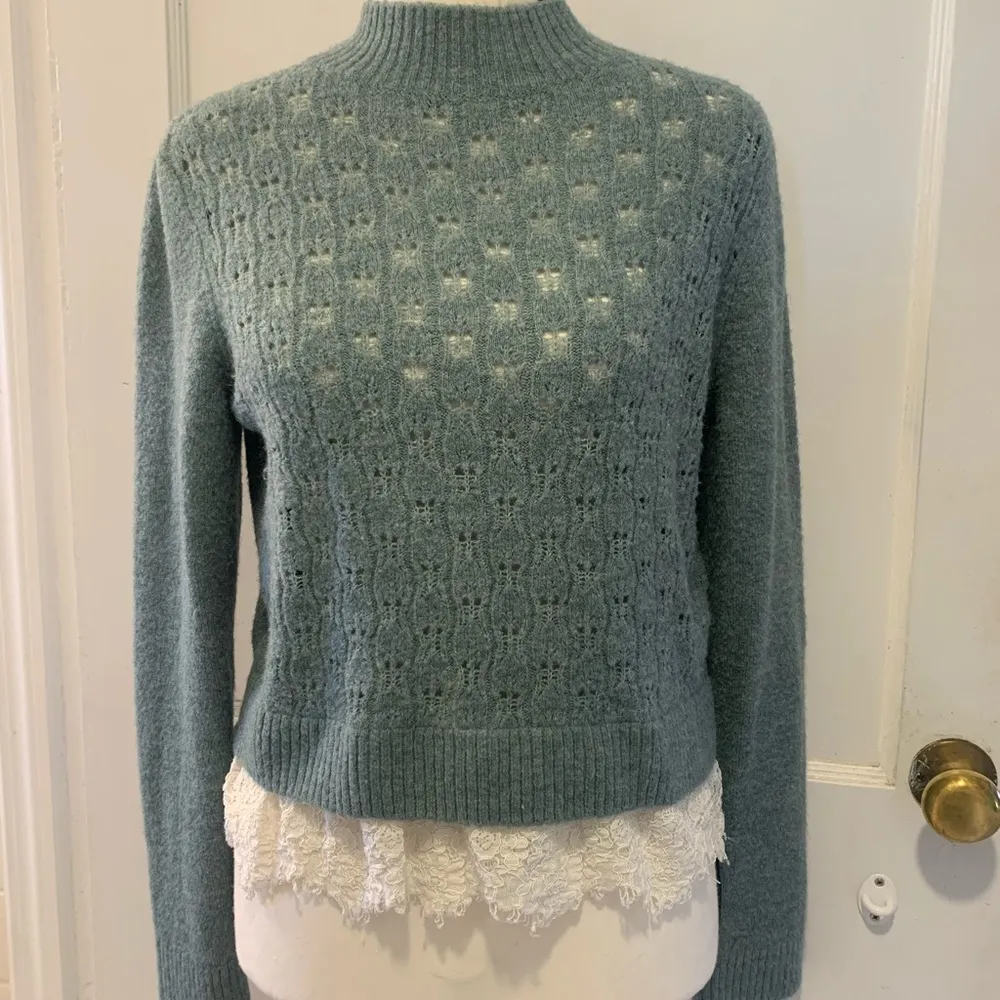 Divided | crop sweater with lace trim. - Image 8