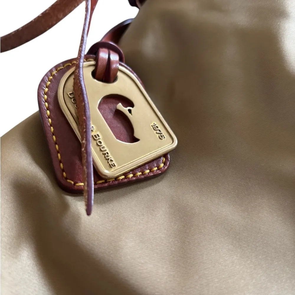 Dooney & Bourke Victoria Nylon Tote Bag Shoulder Handbag Purse Beige Large - Image 9