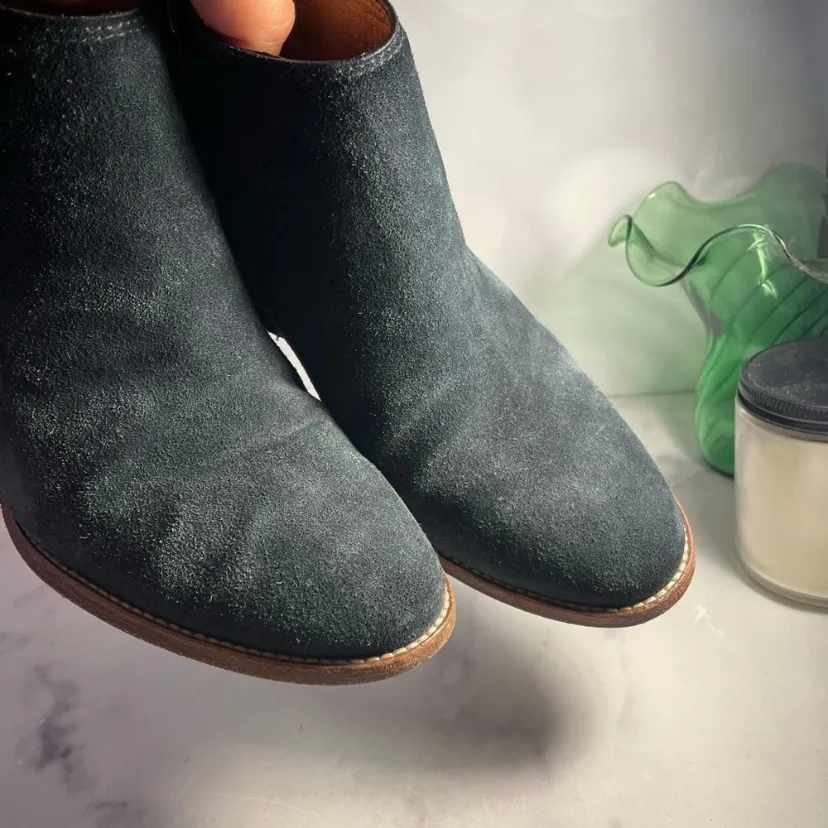 Madewell The Billie Suede Anke Boot in black 9 - Image 3