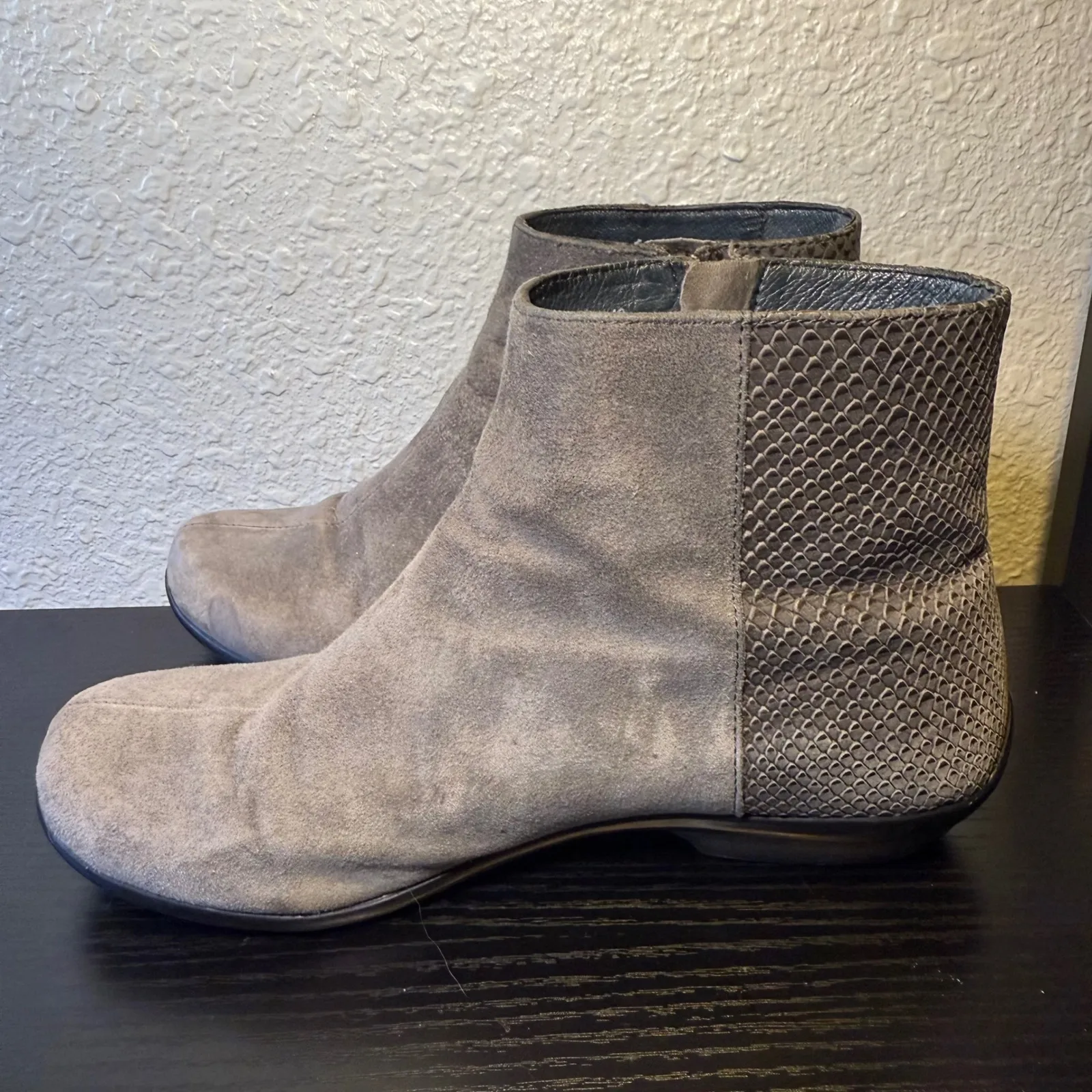 Dansko Gray Suede Leather Otis Ankle Boots Womens Size‎ 9.5 Side Zipper Slip-On - Image 6