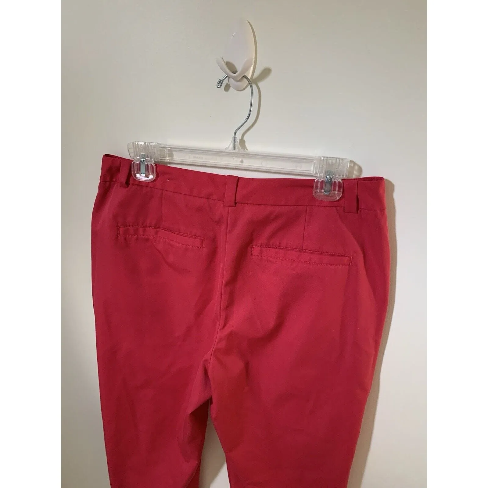 Liz Claiborne Crop Capri Pants Womens Size 8 Hot Pink Golf Mid Rise Pockets Poly - Image 4