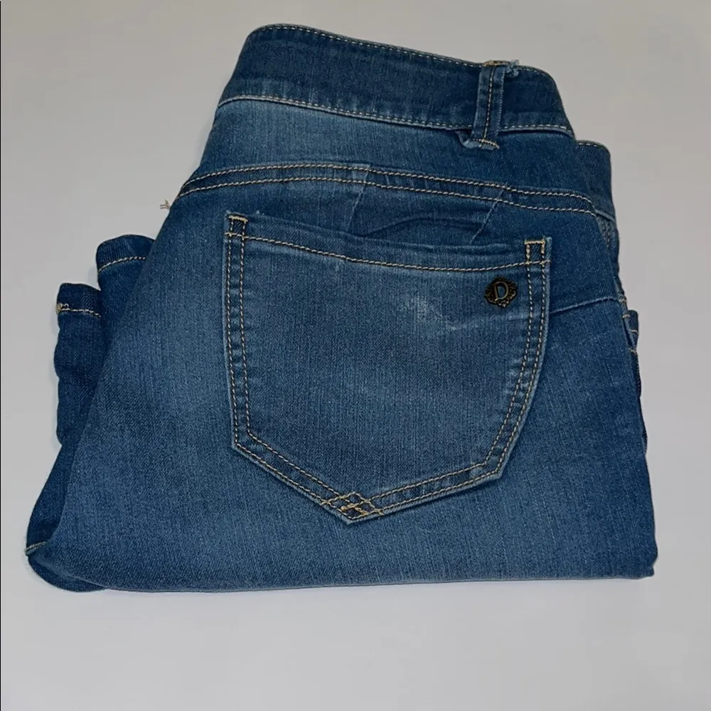 Democracy Ab Solution Mid Rise Bermuda Shorts Size 4 - Image 3