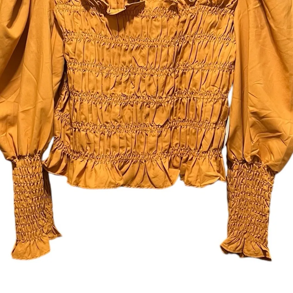 Milk & Honey NWT Smocked Crop Yellow Blouse Size Large - Image 3