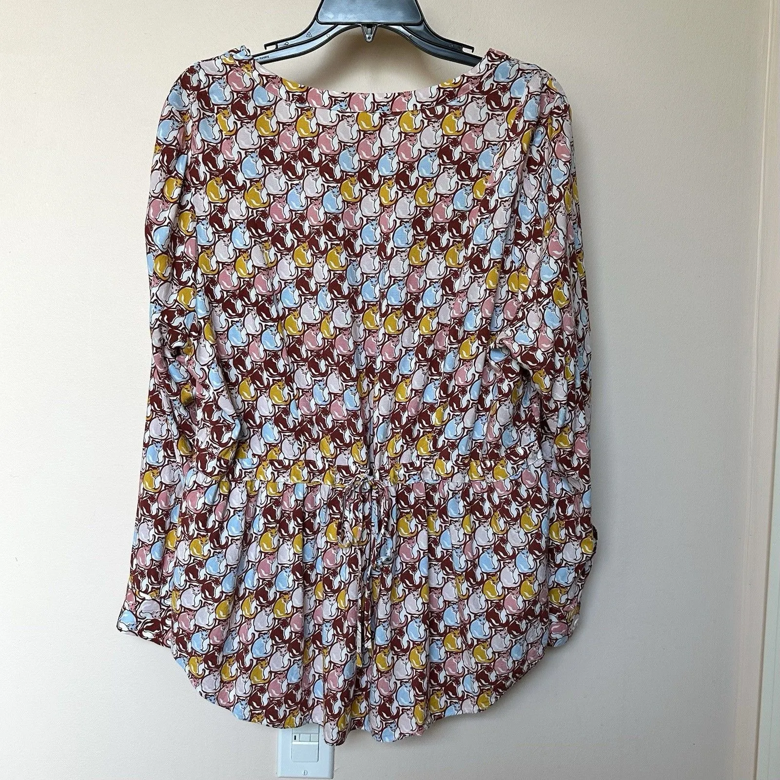 ModCloth Top Women’s 2X Blouse Button Up Waist Cinch Long Sleeve Cat Print - Image 3
