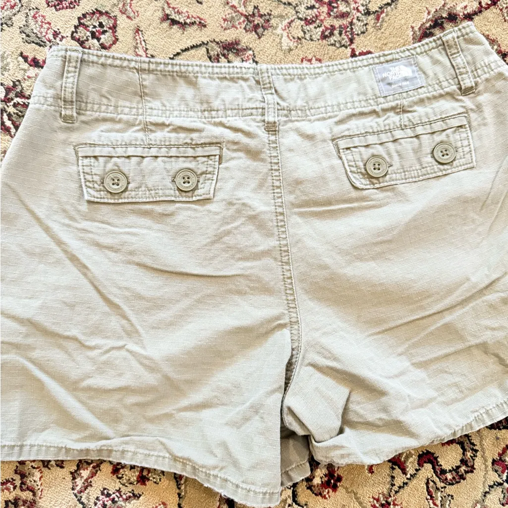 The North Face Women's Light green Cargo Shorts - Image 2