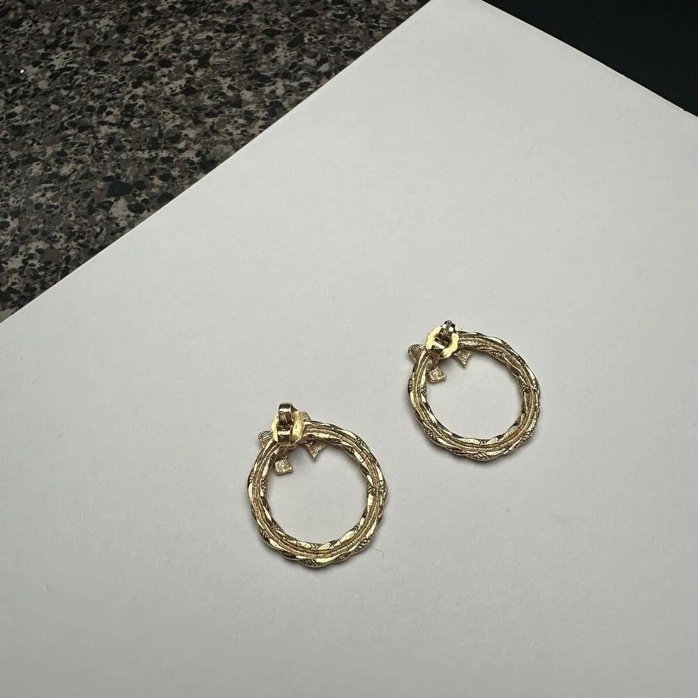 Avon Gold Tone Christmas Holiday Wreath With Bow Pierced Earrings Signed - Image 6