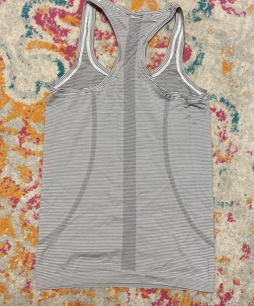 Black and white lululemon tank top - Image 3