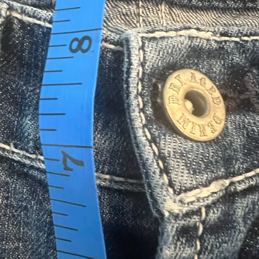 James Jeans  Distressed Stretch Jeans Excellent Condition Size 23 - Image 9