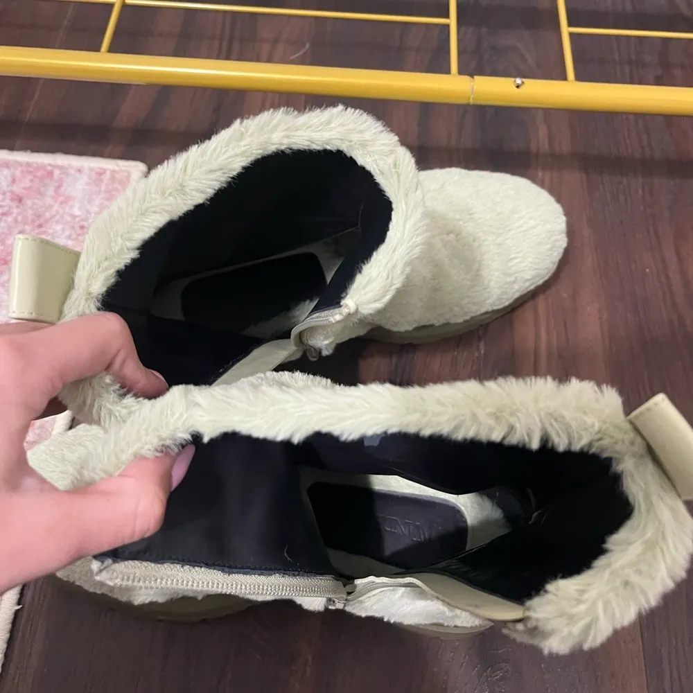 JW ANDERSON Plush Faux Fur green zip up Chelsea boots Size 7.5 - Image 9