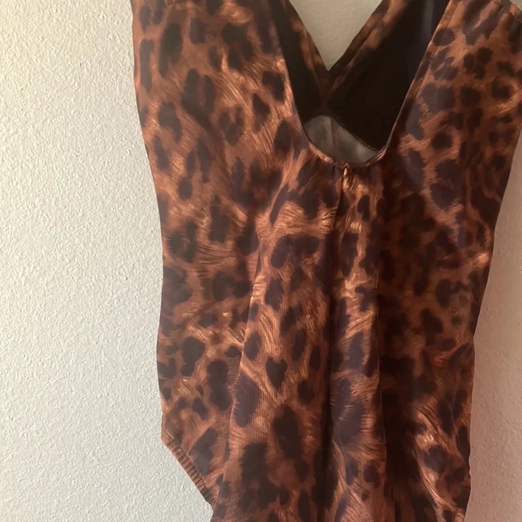 FINAL MARKDOWN Miracle suit swim suit 8 - Image 3