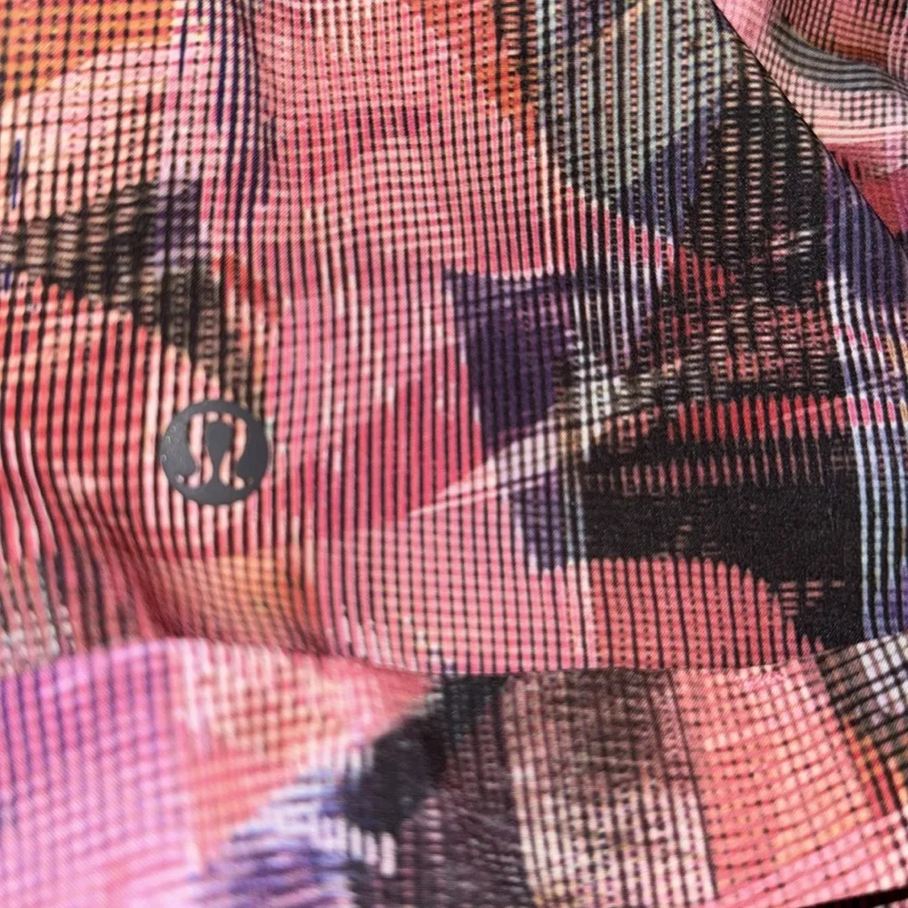 Lululemon Spring Break Away Sun Dazed Multi Pink Cuffed Shorts Size 2 - Image 6