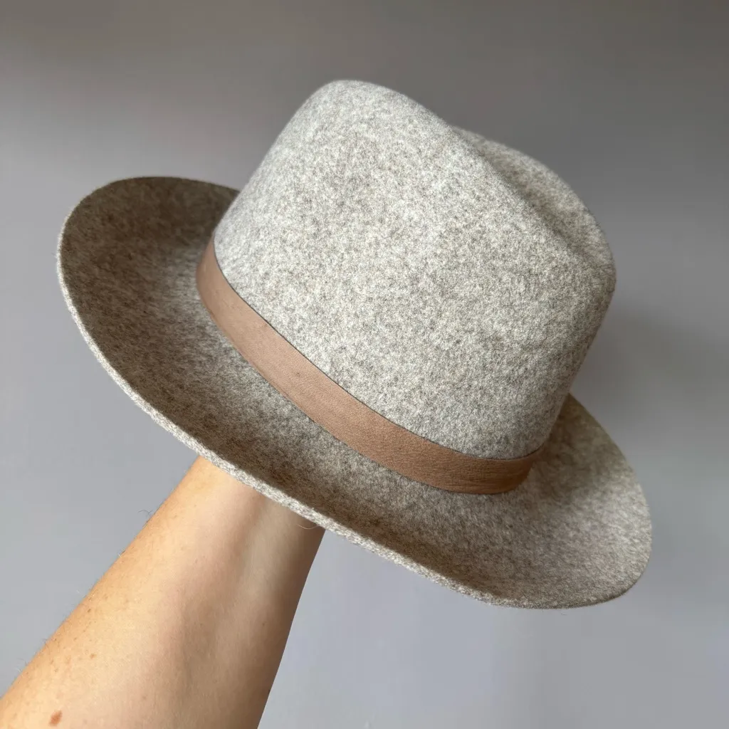 Janessa Leoné Women’s‎ Structured Wool Fedora Hat Taupe Beige Size Medium Tan - Image 5