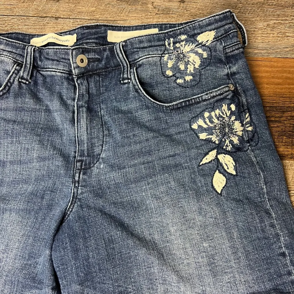 Pilcro Slim‎ Boyfriend Jean Shorts Size 32 Waist Embroidered Boho 6" Inseam - Image 4