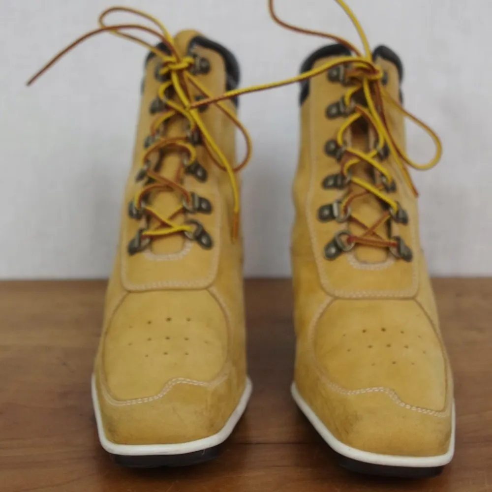 Timberland Ladies' Nubuck Wedge Ankle Boots Size 6.5M - Image 10