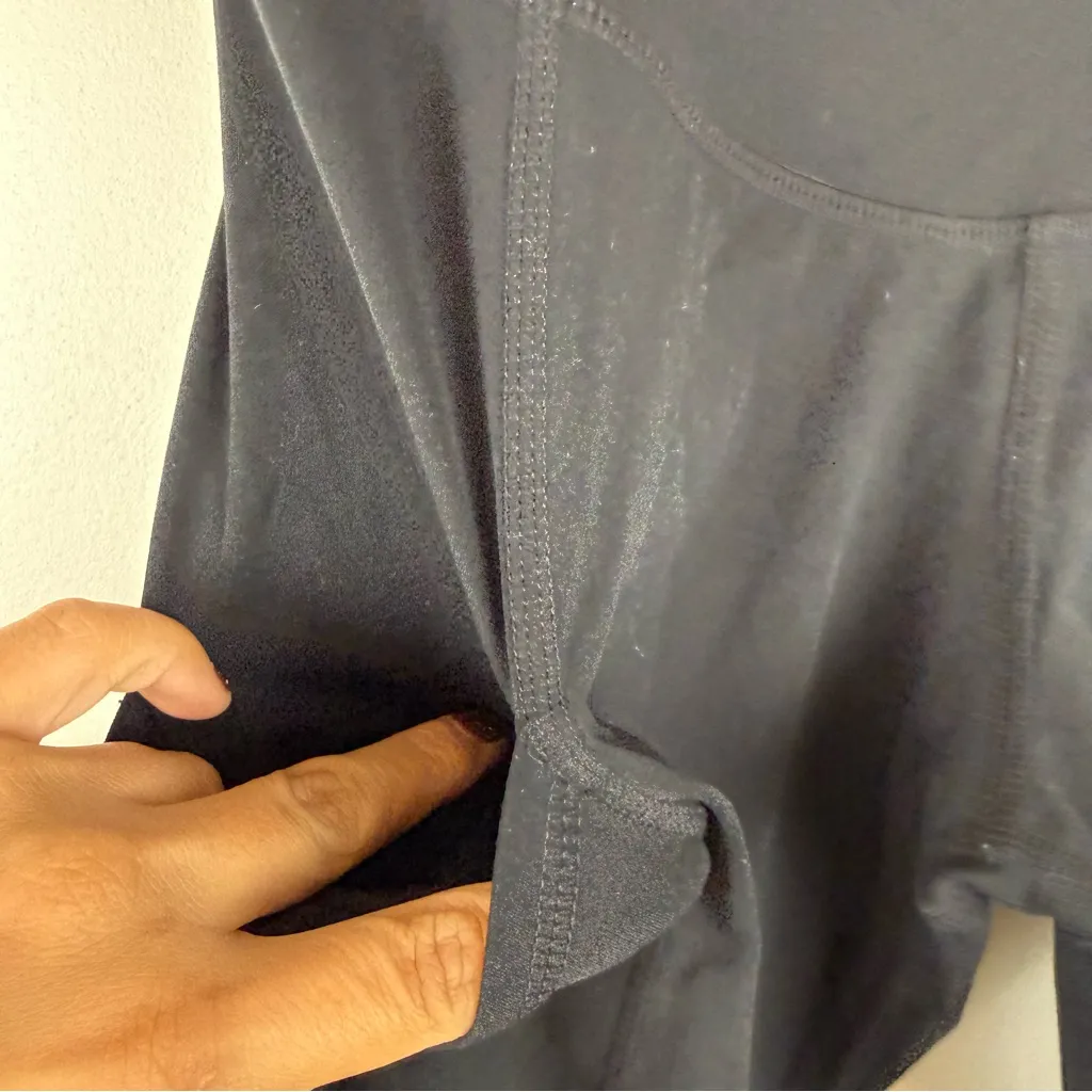 Quince Ultra-Form Maternity Pocket Bike Short 9" Women's Size Small Black - Image 4