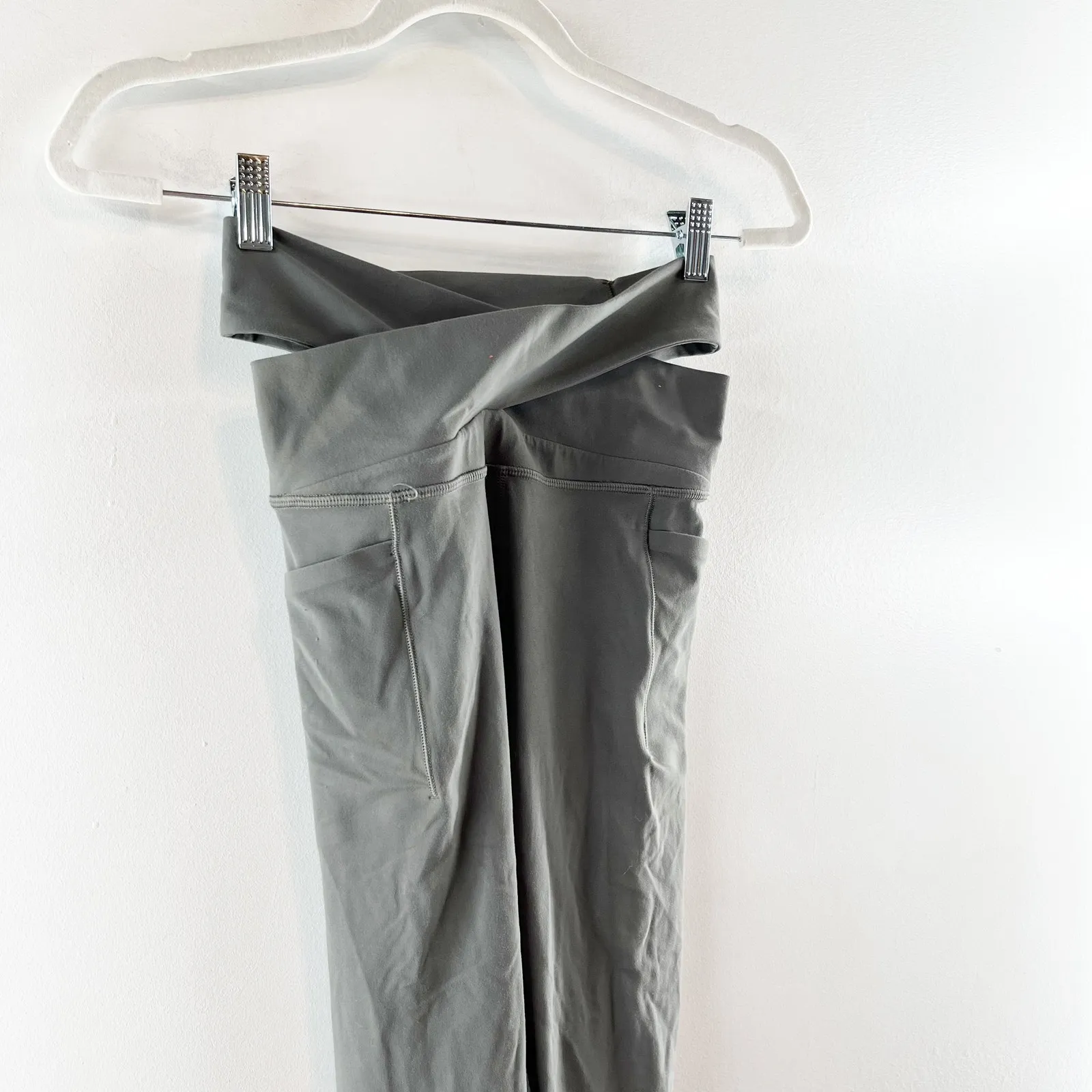 Athleta Salutation Stash Wrap Tight Leggings Hematite Gray XS - Image 4