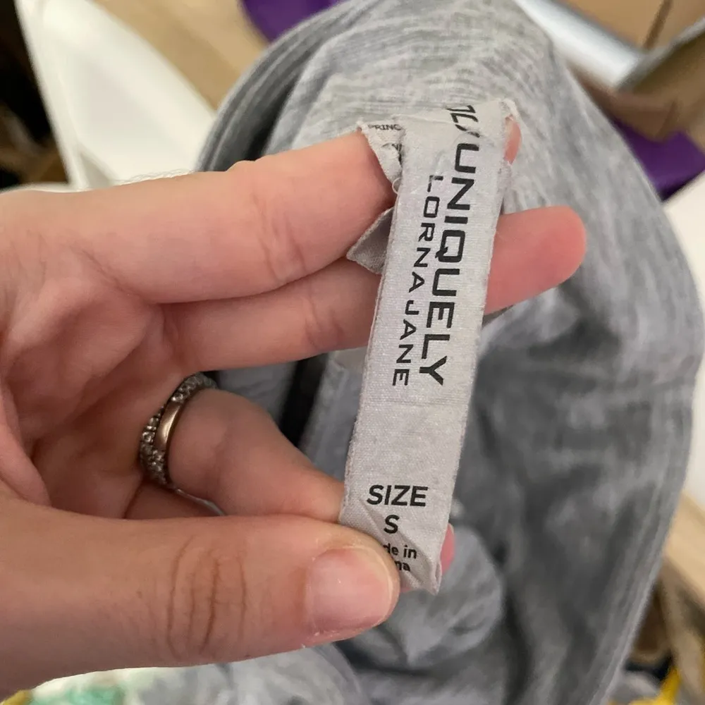 Lorna Jane Gray Mesh Insert Leggings Small - Image 2