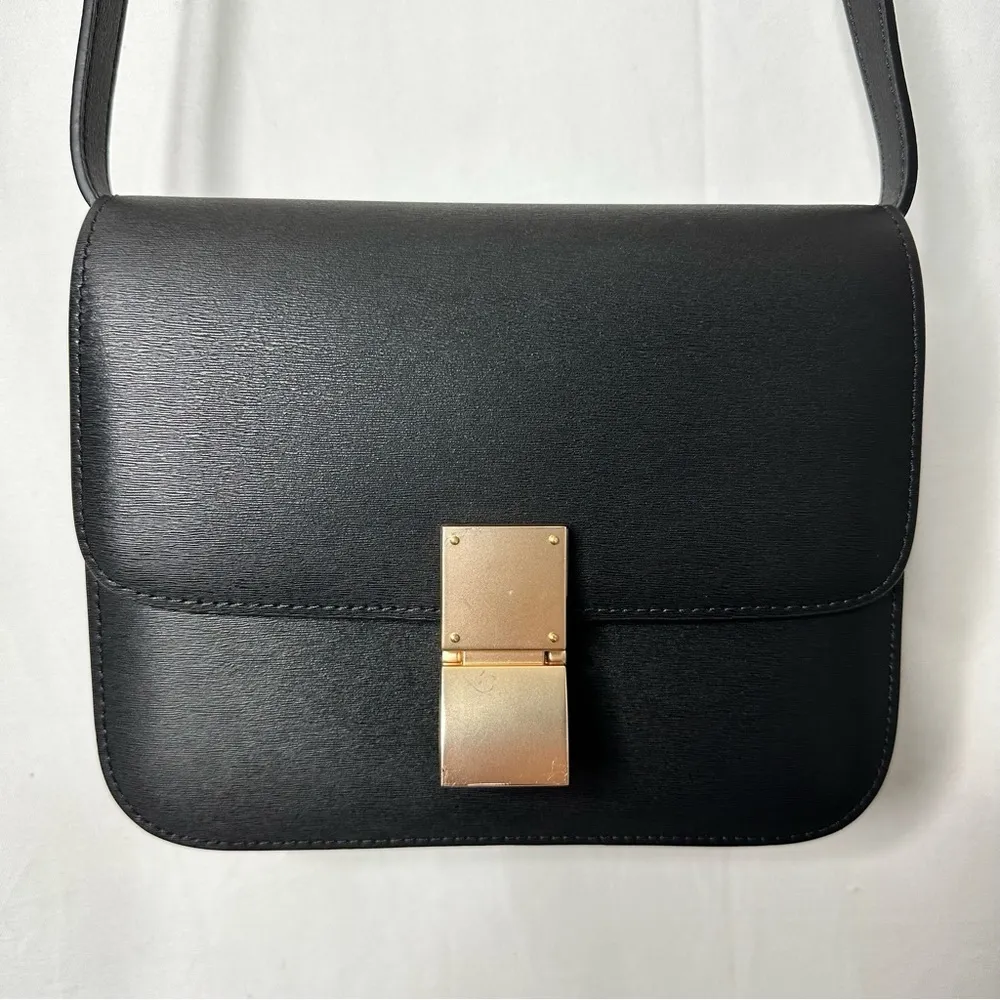 Boutique Black Gold Flap Flat Clasp Crossbody Bag - Image 2