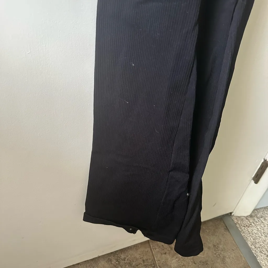 Elegant Black Women's Jumpsuit - Image 2