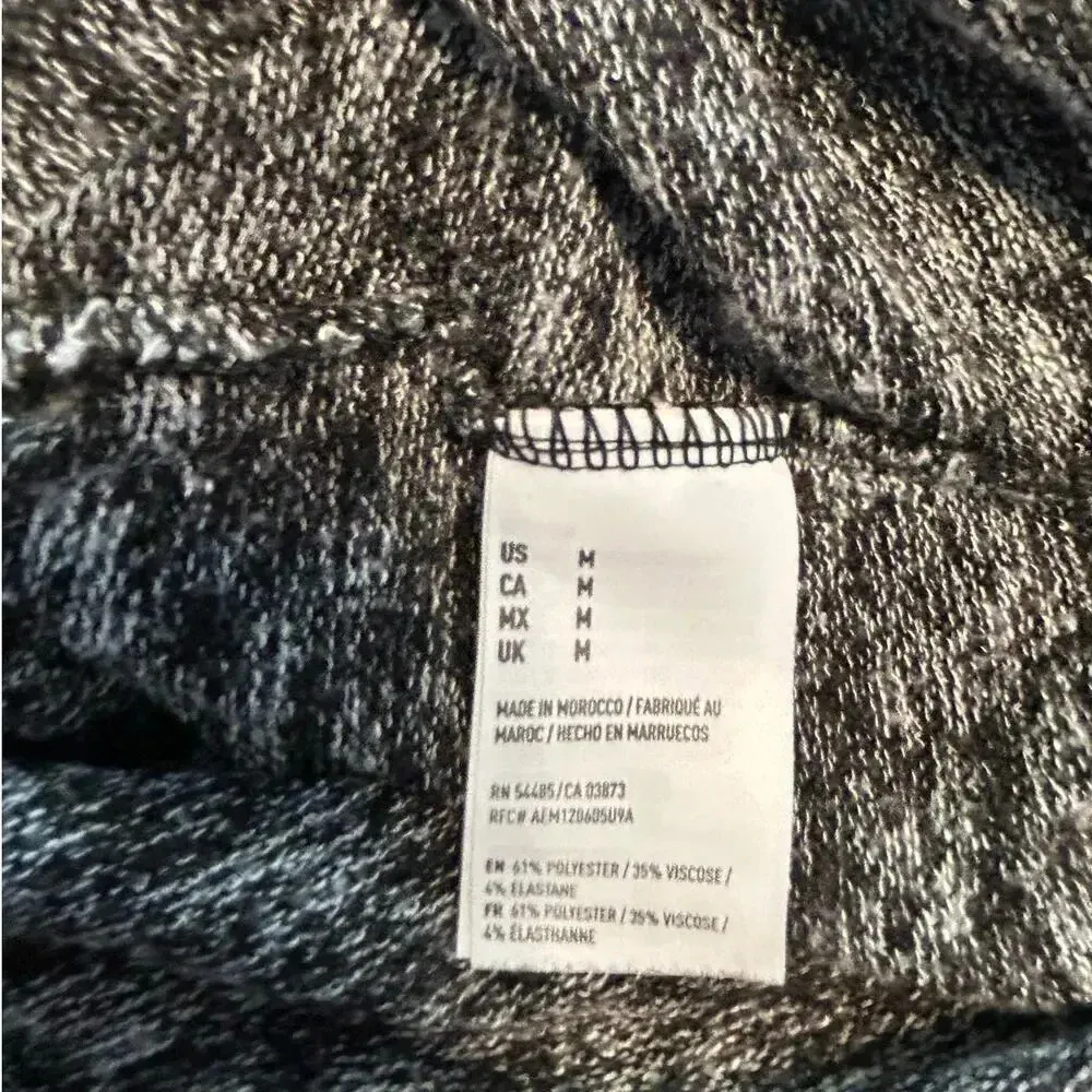 American Eagle Cropped Top Size Medium Gray Key Hole Sweater Lightweight - Image 4