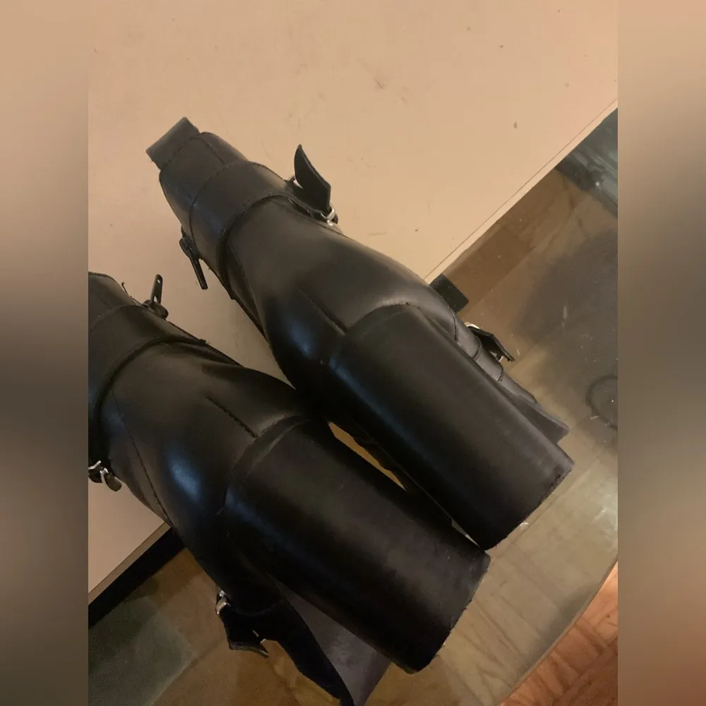 Steve Madden women black leather biker Halle heel boots size 6 - Image 8