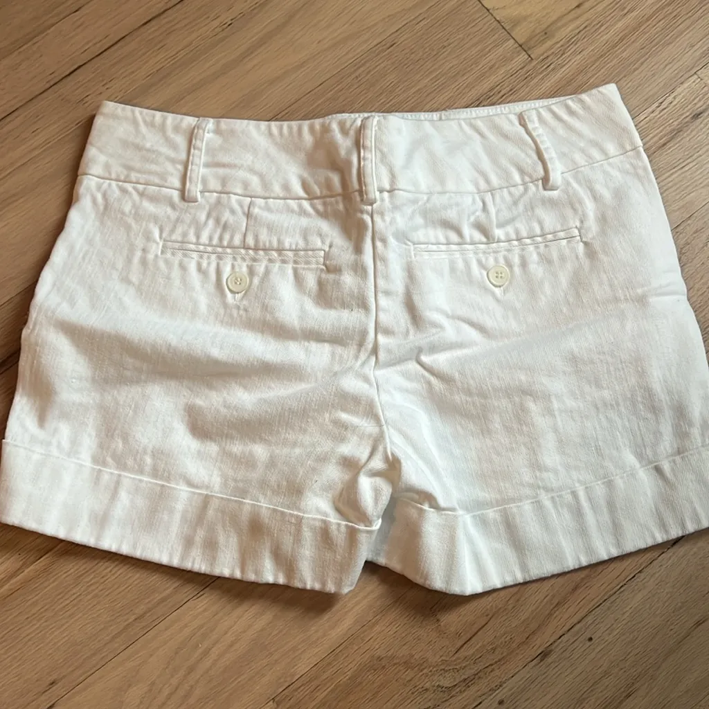 New York & Company stretch size 4 white dress shorts - Image 3