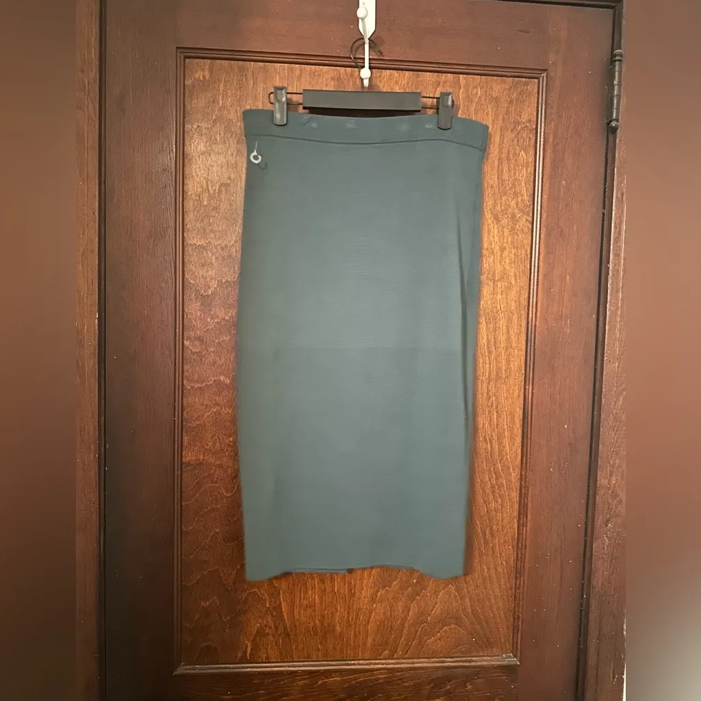 Reiss Hatty Button Detail Skirt Size M - Image 3