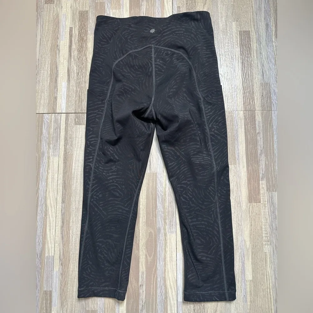 Athleta Ultimate Stash Pocket Capri Legging, Size Small - Image 9