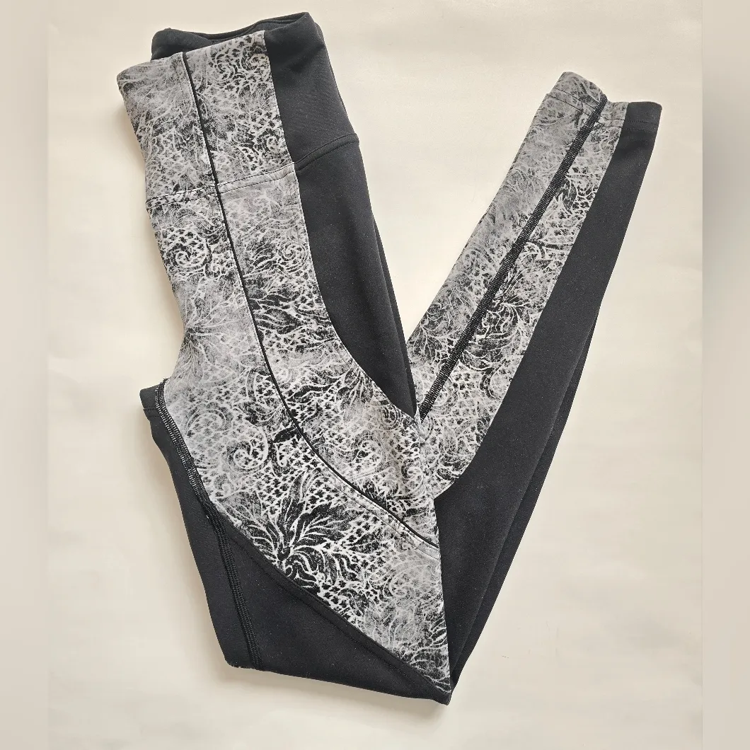 Lululemon Sweat & Repeat Tight 28" Black/ Serigraph Starlight Black Multi Size 4 - Image 3