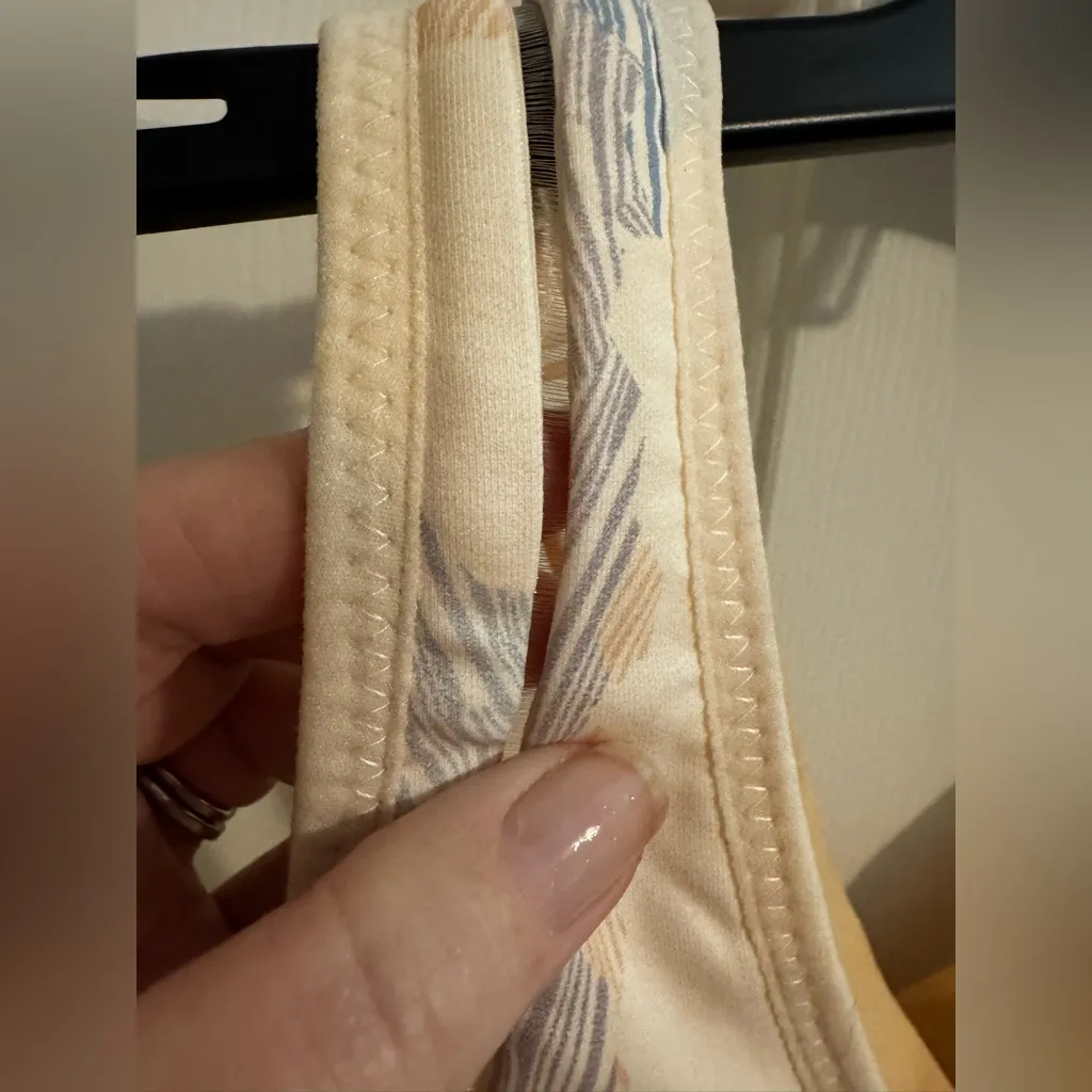 Fabletics New Belle High Impact Sports Bra Wicking Workout Yoga Size L - Image 11