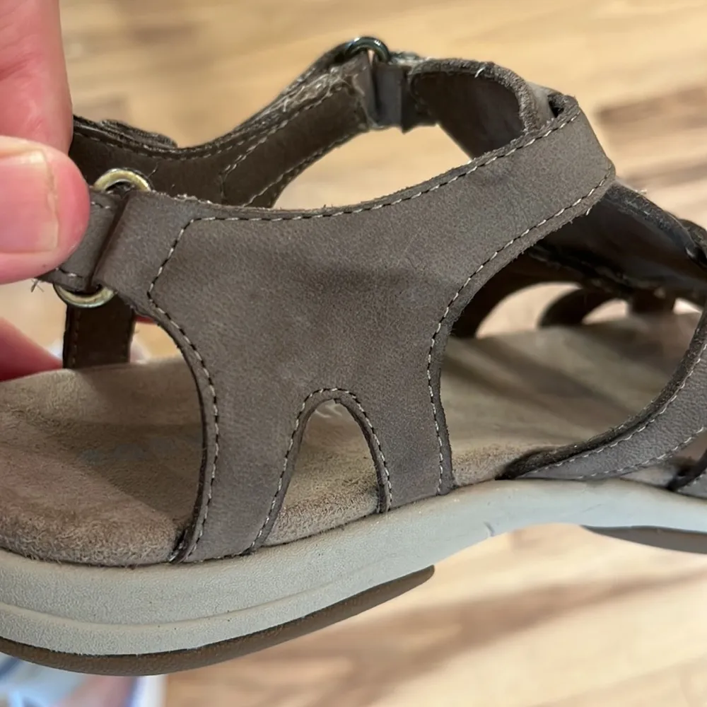 Easy Spirit Tan Sandals Comfy Leather Womens 6 - Image 8