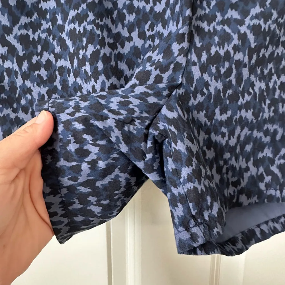 Athleta Shorts Navy Blue/Purple Brooklyn Printed Allure Sportswear Size 8 - Image 5