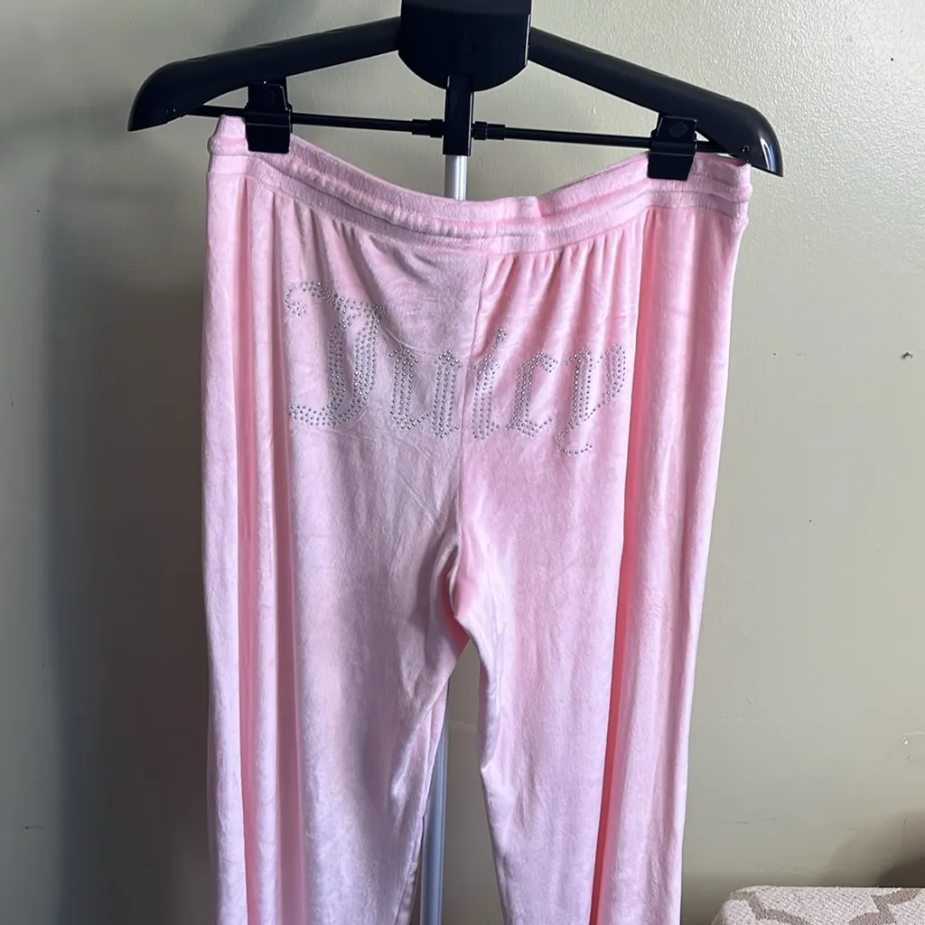 Juicy Couture pink velvet super soft tank/ pants Lounge Set, size XL - Image 12
