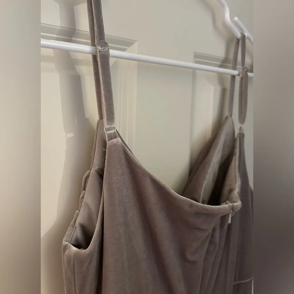 Revelry Velvet Cowl Neck Bridesmaid Dress in Green, Size 6 Green - Image 7