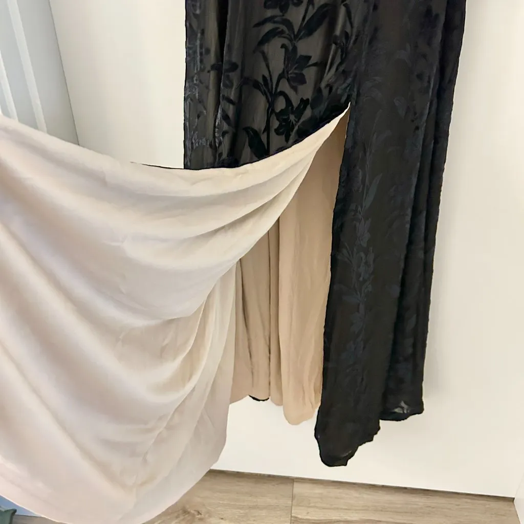 Baltic Born Aurora Velvet Maxi Dress in Black Floral Size M NWOT - Image 9