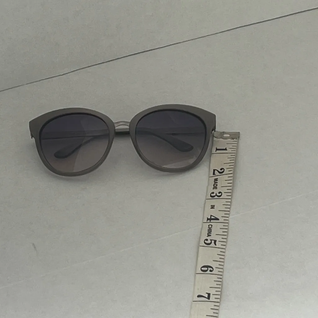 Tom Ford Emma TF 461 59B Grey Sunglasses With Case.‎ - Image 7