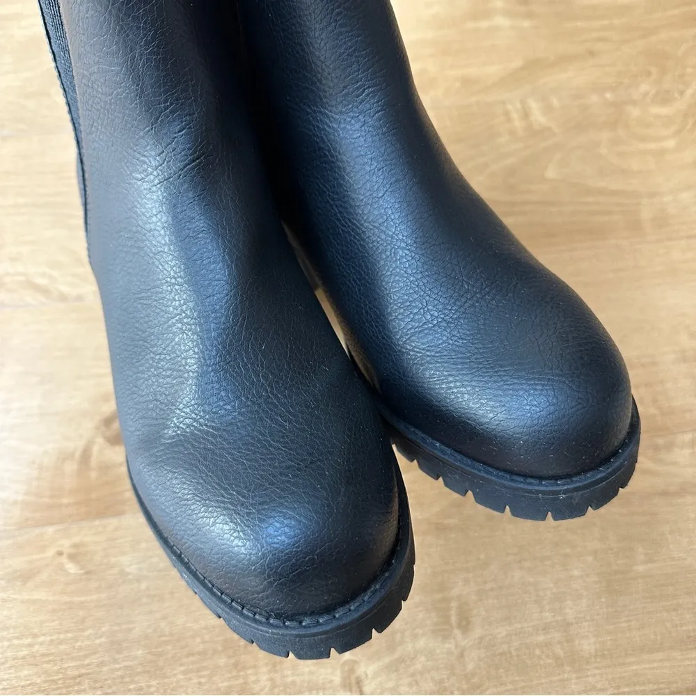 Jody Chelsea Boot, Black, Women’s Heeled Leather Booties, Size 9M - Image 10