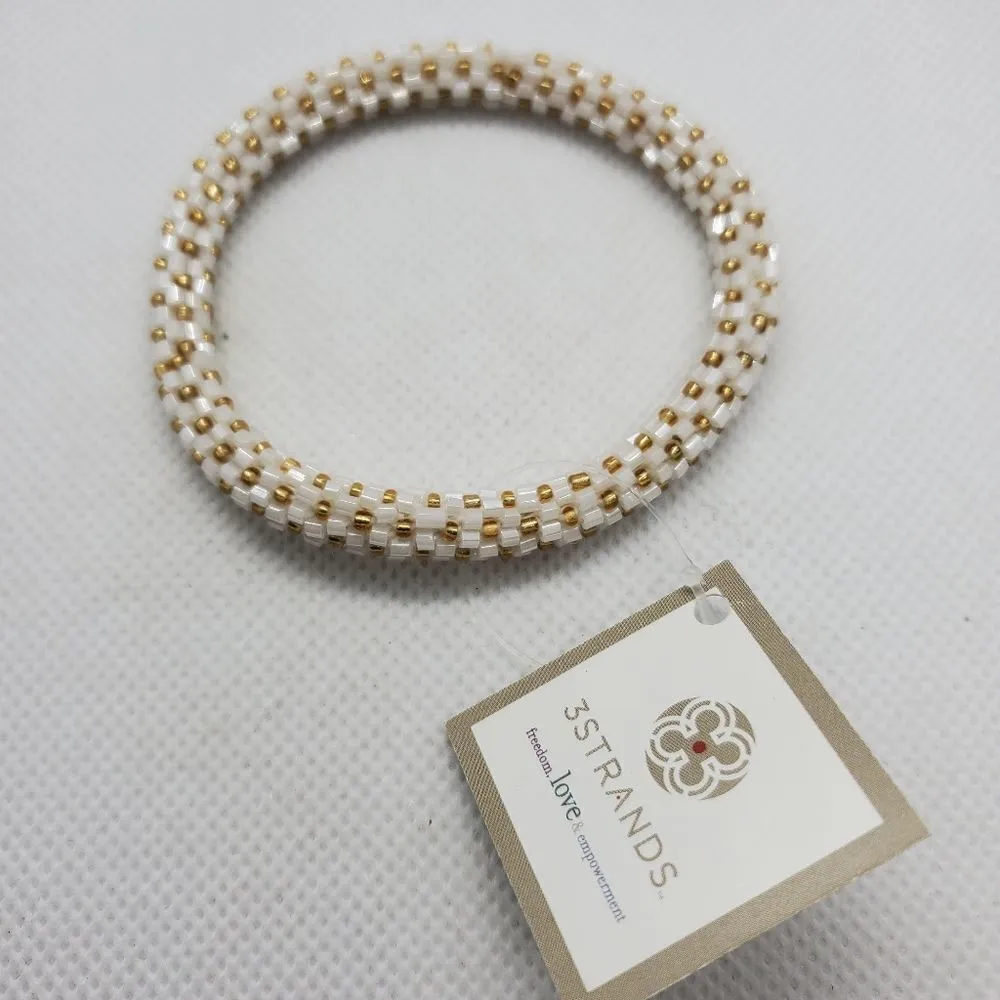 NWT 3 Strands White & Gold Colored Beaded Bracelet - Image 5