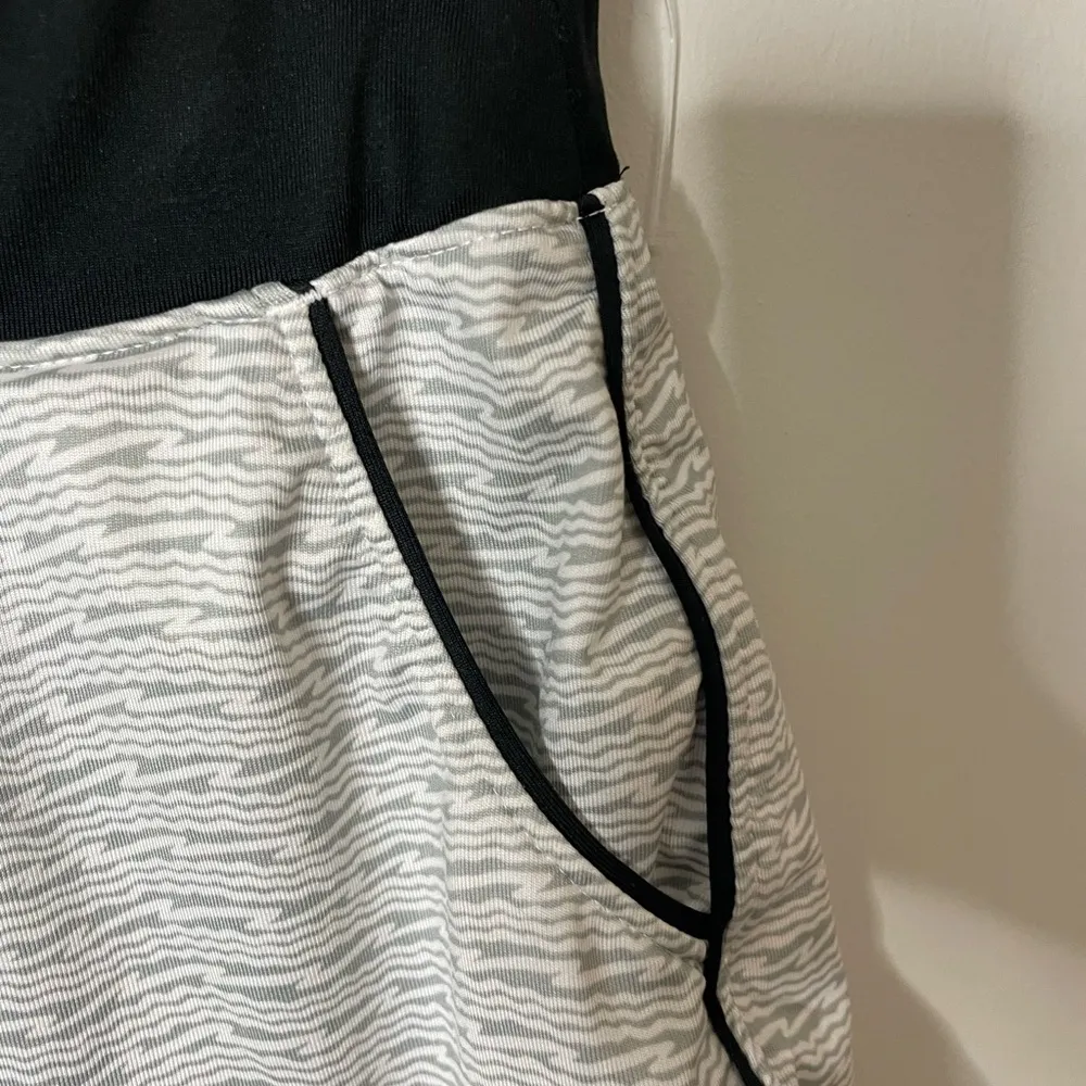 Nike Dri Fit Black Gray Athletic Shorts Swoosh Logo Women’s Large Excellent Cond - Image 4