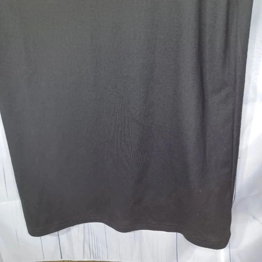 FHQ long sleeve turtle neck dress with slit on the side NWT Black Size M - Image 11