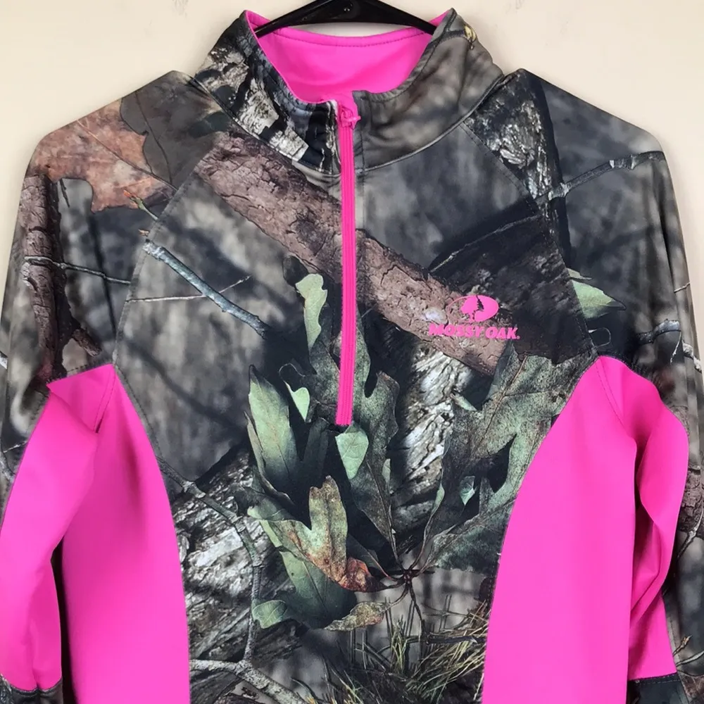 Mossy Oak Women’s Outdoor Print Hot Pink Detail Quarter Zip-Up Sweatshirt - Image 2