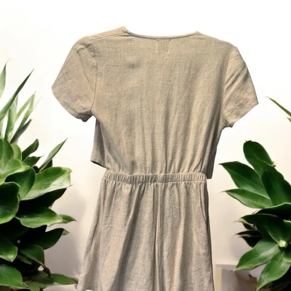 Princess Polly Linen Blend Romper Size 4 - Image 3